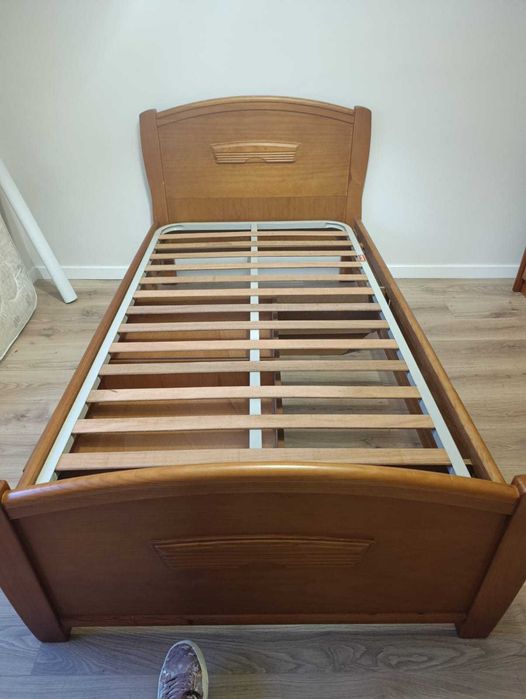 Cama solteiro com colchão