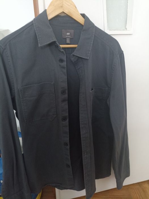 4 camisas de várias marcas tamanho S e M