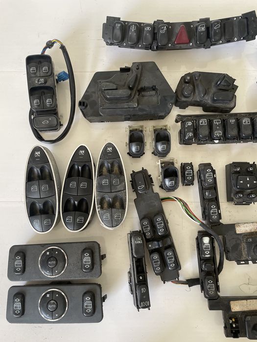 Кнопка Mercedes W204 205 207 211 212 213 221 222 223 164 166 167 169 245 246 218 253 156 251