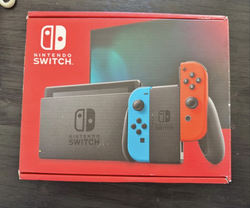 Nintendo Switch 1.1 + 2 jogos (Zelda e Pokémon)