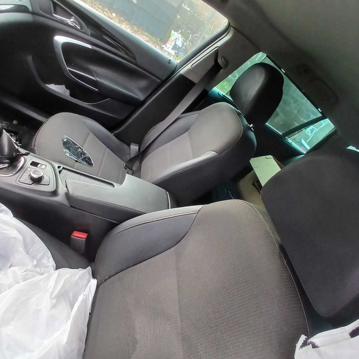 Vendo material opel insignia