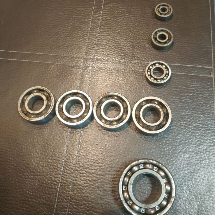Подшипники диаметром 52 мм,40мм,27мм,25мм,,12мм,10мм.