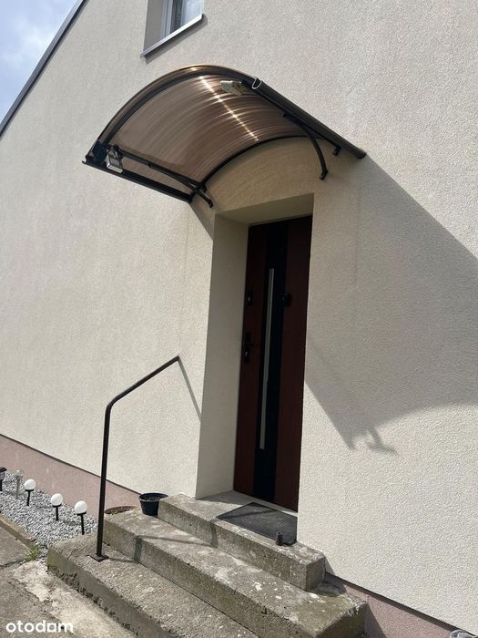 Dom wolnostojący parterowy z piwnicą i strychem, ocieplony .