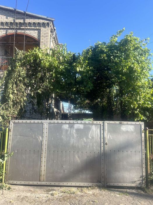 Продам дом  р-н Дружбы, ул. Батьківщини ( бывшая Родины) "Сертификат можна.