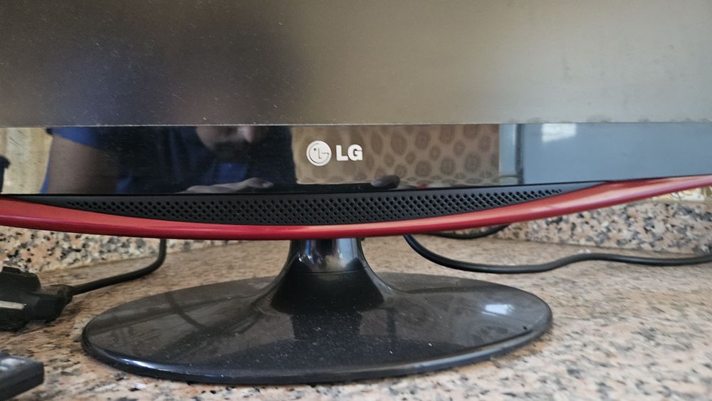 LG Flatron M227WD-PZ, 21.5" TV
