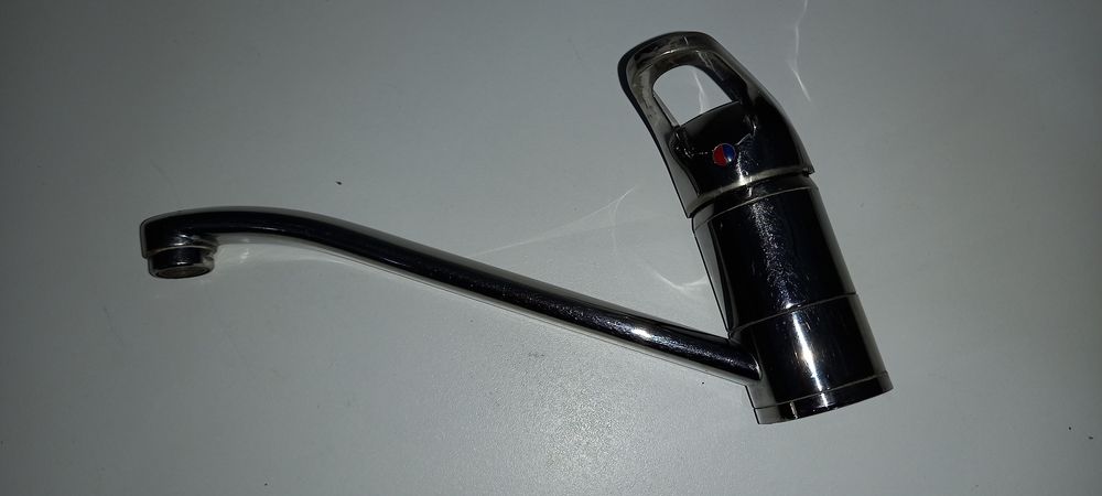 Single-lever countertop faucet64585040365570122