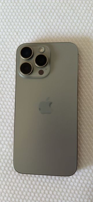 iPhone 15 pro max titanium
