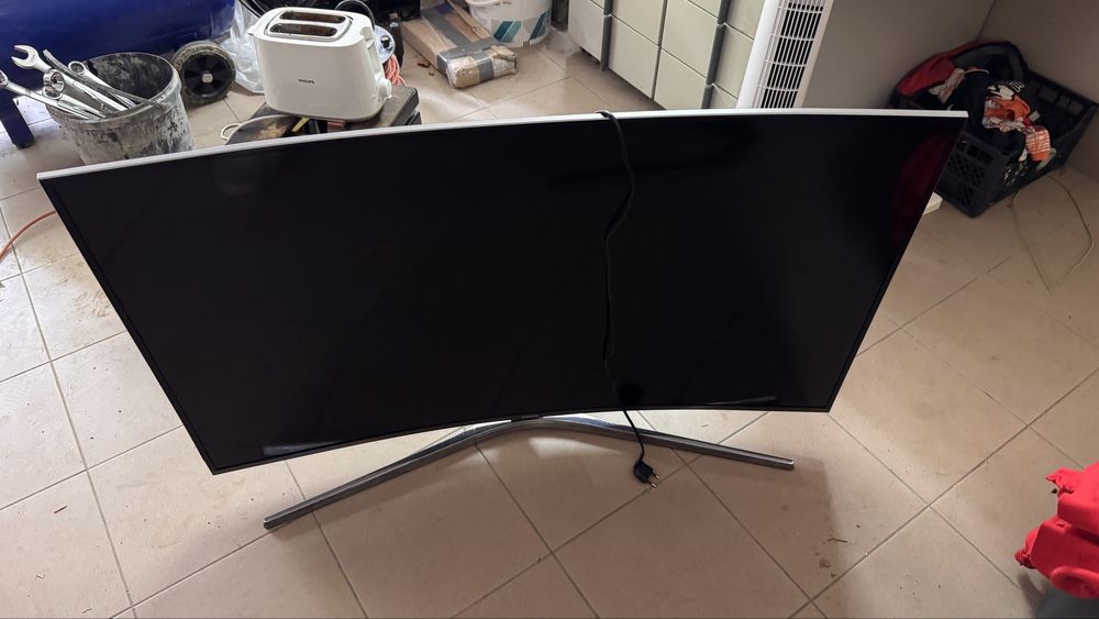 Tv samsung 49” uszkodzon matryca przez dziecko