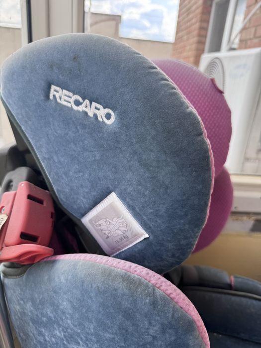 Дитяче крісло в авто RECARO