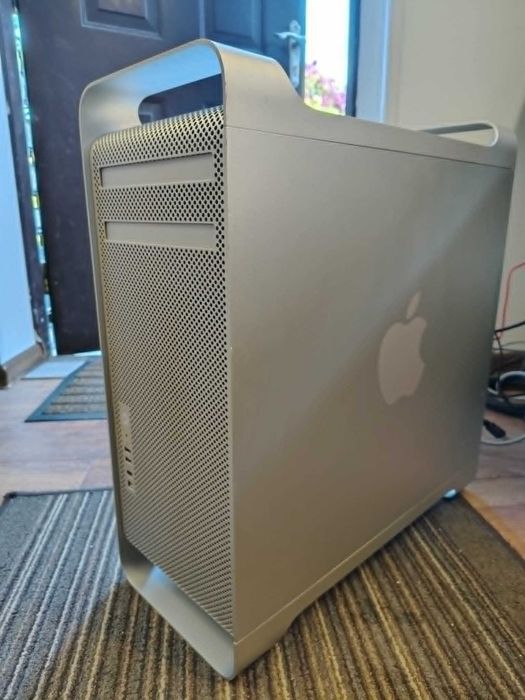 Komputer MAC PRO