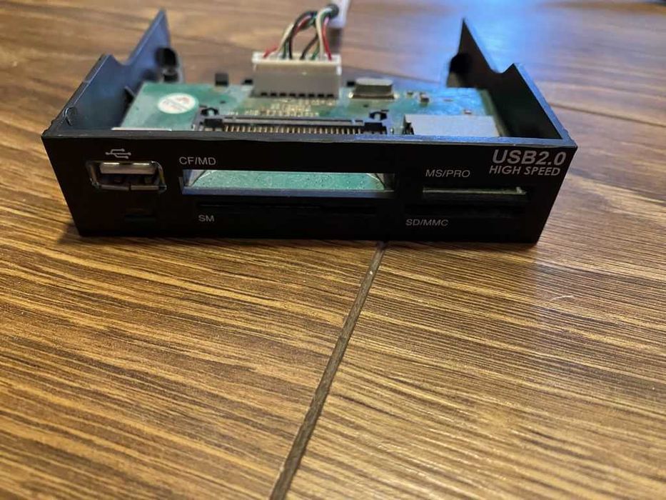 Czytnik kart pamięci USB 2.0 High Speed CF/MD, SM, MS/PRO oraz SD/MMC