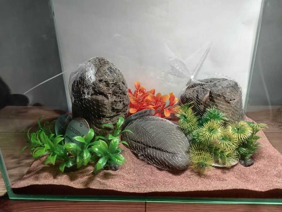 Акваріум.Акваріум під замовлення.Чистка  акваріума.