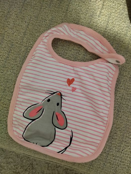 Nowy śliniak bez metki dla dziewczynki