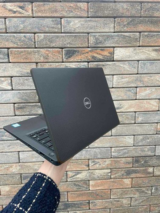 Ноутбук Dell Latitude 7300 i5 8/256 для роботи та навчання є кількість