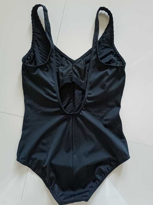 Стройнящий моделирующий купальник р-52-54