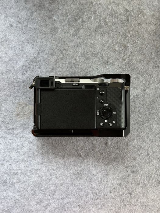 Sony A7C + SmallRig Cage - Excelente Estado
