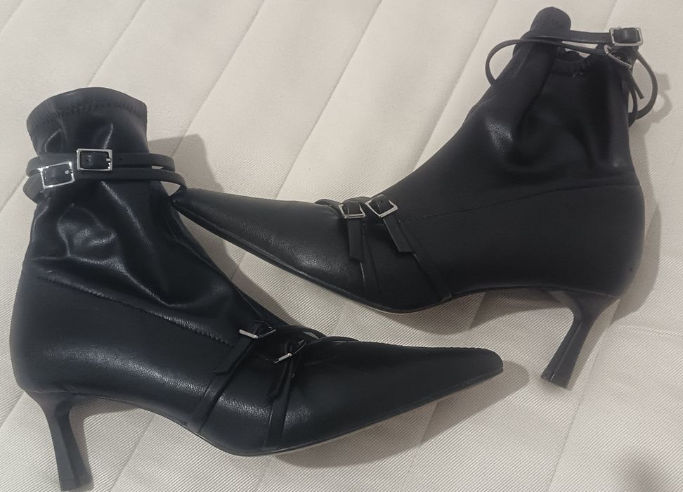 Botins Stradivarius n.º 37 usadas uma só vez