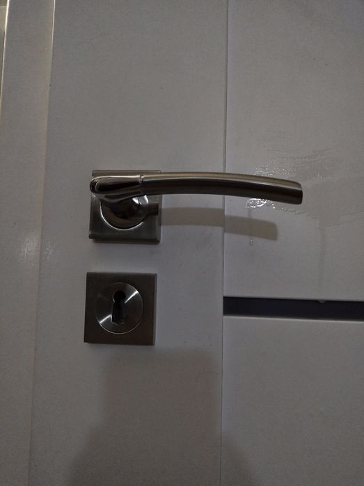 Klamka uchwyt drzwiowy