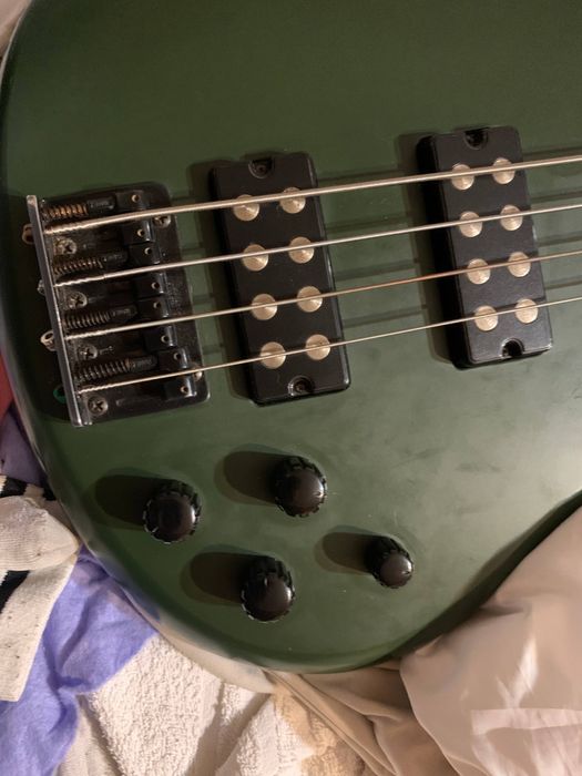 Басс гитара ibanez