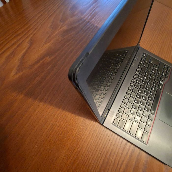Laptop fujitsu lifebook u748 i7 8550u