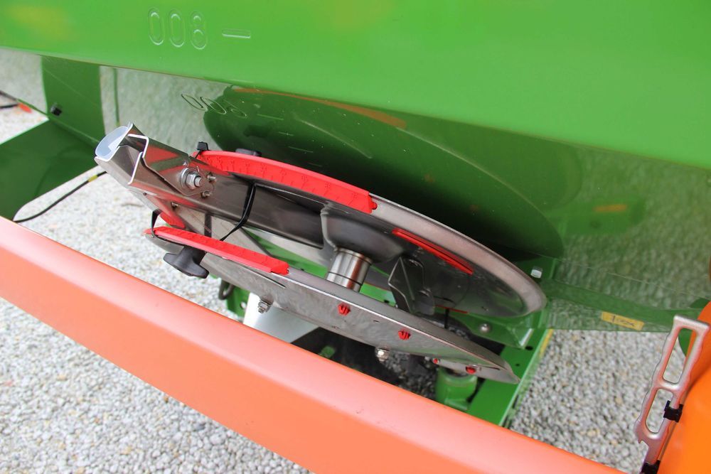 Rozsiewacz nawozu nawozów dwutarczowy Amazone Za-M 1002 od ręki