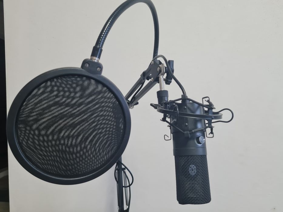 Микрофон конденсаторный Fifine K680