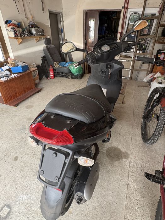Продам скутер 100 кубів