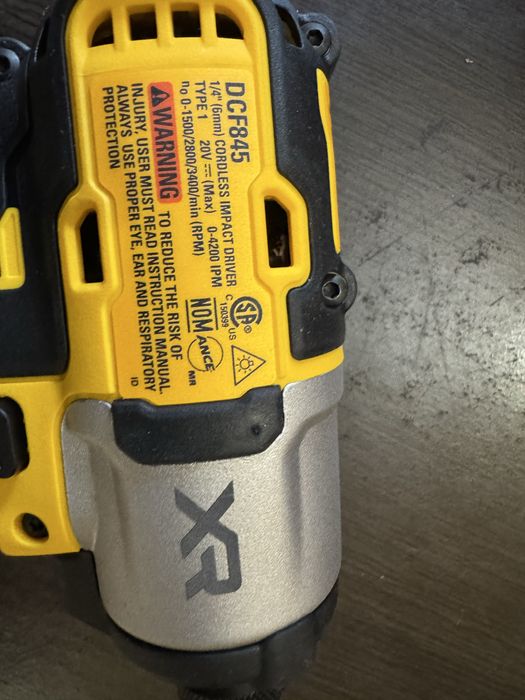 Dewalt wkrętarka DCF845 z akumulatorem.
