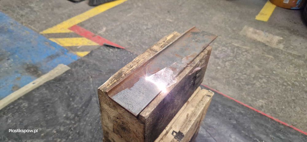 Precyzyjne Czyszczenie Laserem - Rdza Metal Silniki Kamień Drewno