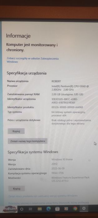 Komputer stacjonarny z monitorem