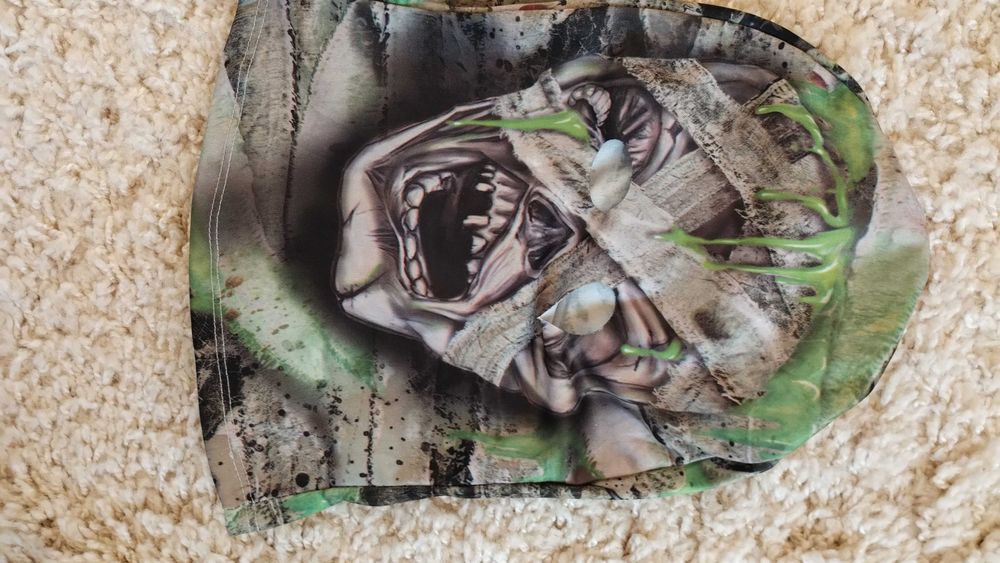 Czapka kominiarka z otworami na oczy