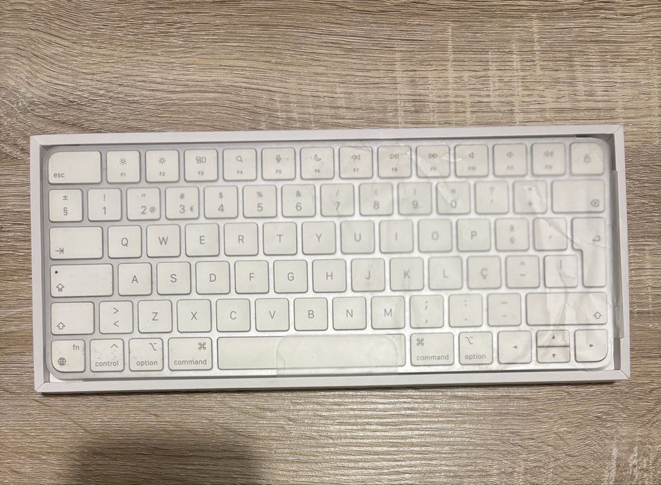 Apple Magic Keyboard + Magic Mouse