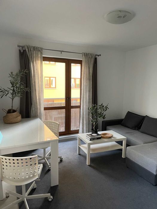 Komfortowa kawalerka/  ul PiĘKNA / TOP LOKALIZACJA / balkon / 28 m2  1 piętro