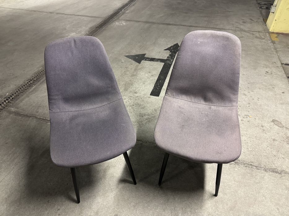 Szare, materiałowe krzesła kuchenne Jysk