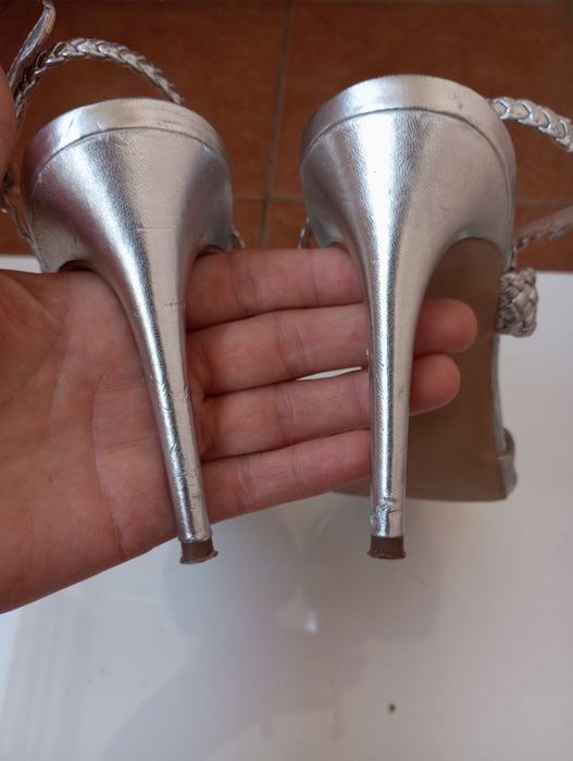 Срібні босоніжки для святкової події. 38, 38.5