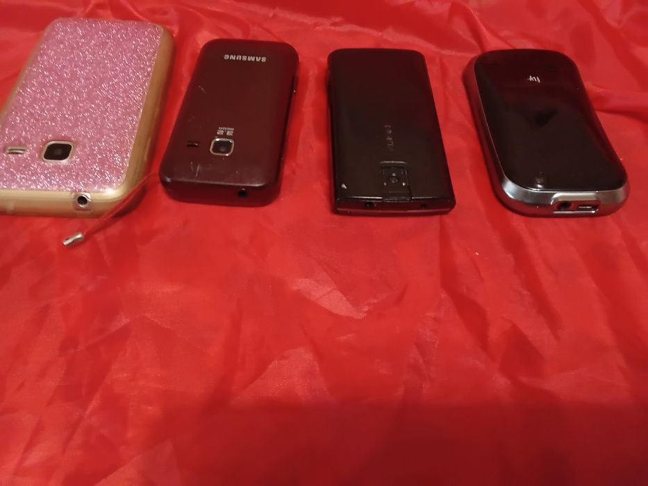 Мобильный телефон Смартфон Samsung Galaxy J1 2016