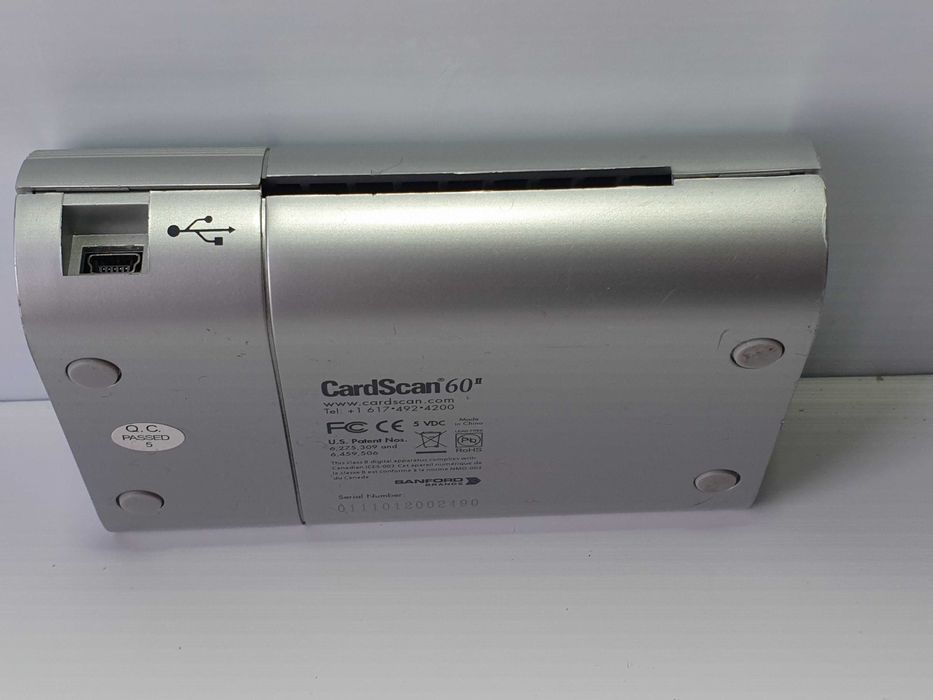 Сканери для візитних карток CardScan