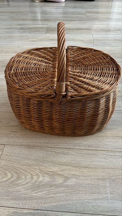 Kosz wiklinowy na piknik i nie tylko