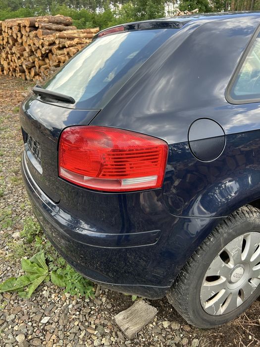 Audi A3 8P 2004 rok części wszystkie części potrzebujesz coś dzwoń lakier LZ5J