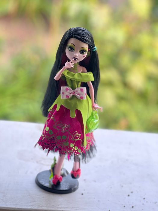 Monster high Draculaura scary tales