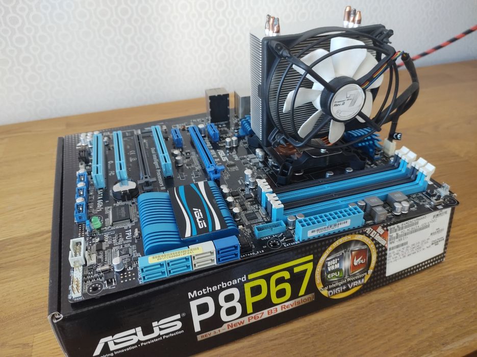 Процесор i5-2500K, плата  ASUS P8P67+ два кулера