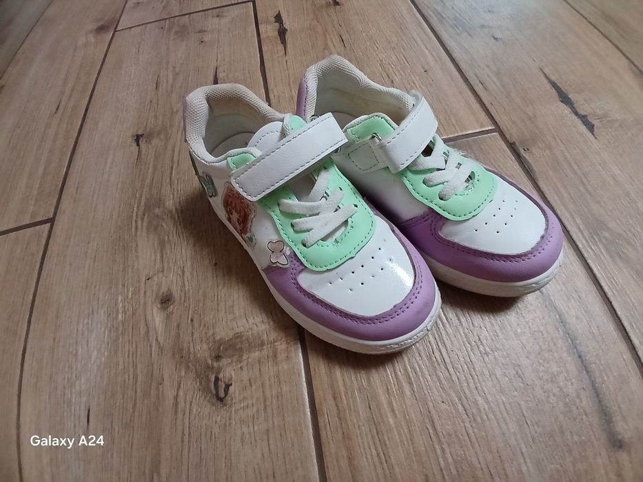 Кросівки для дівчинки