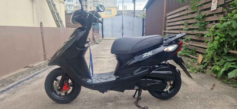 Продам скутер ямаху срочно без торгу