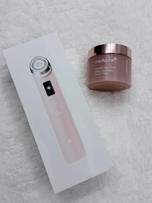 Устройство по уходу за лицом Medicube AGE-R Booster Pro (Pink)