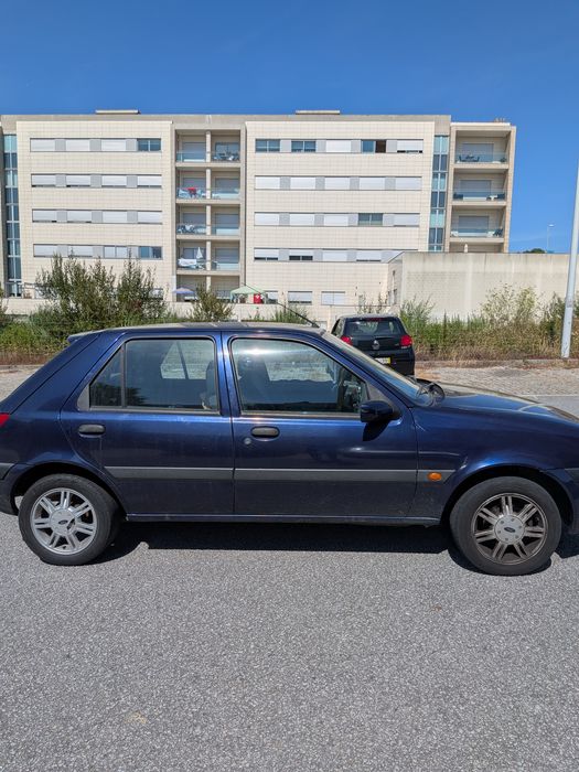 Ford Fiesta 1.25 16v 75cv Fiável e Económico