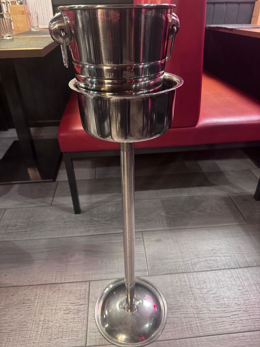 Suporte de pe alto em inox para frapé