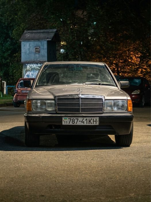 mercedes w190 легендарний