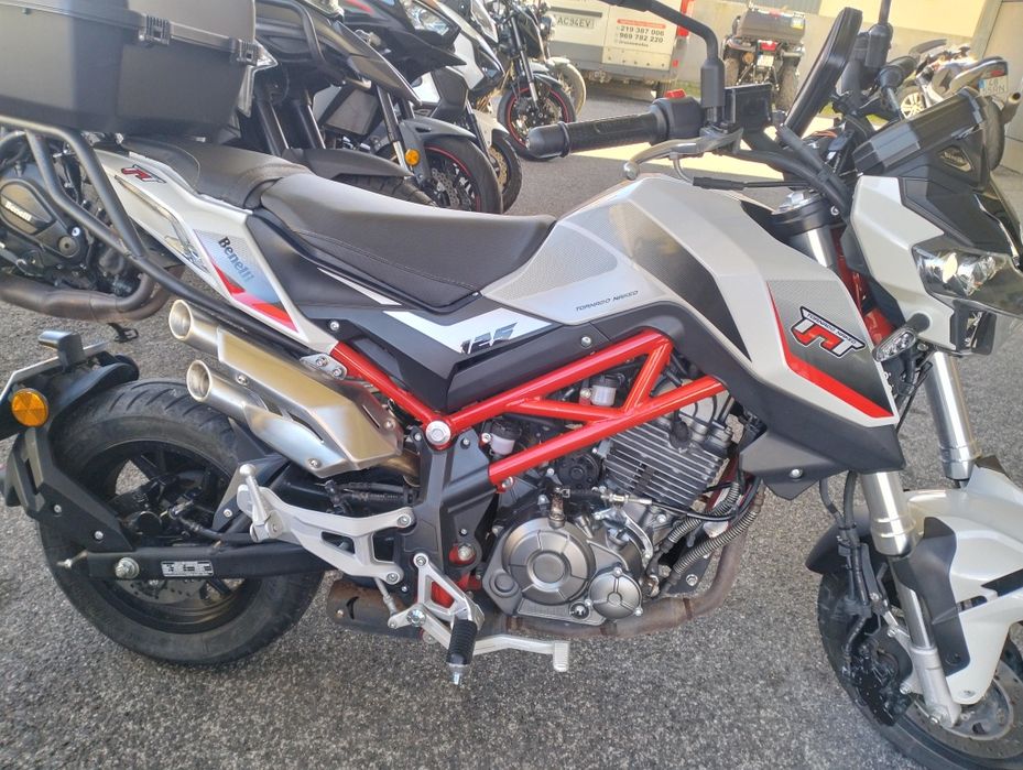 Moto Benelli TNT 125
