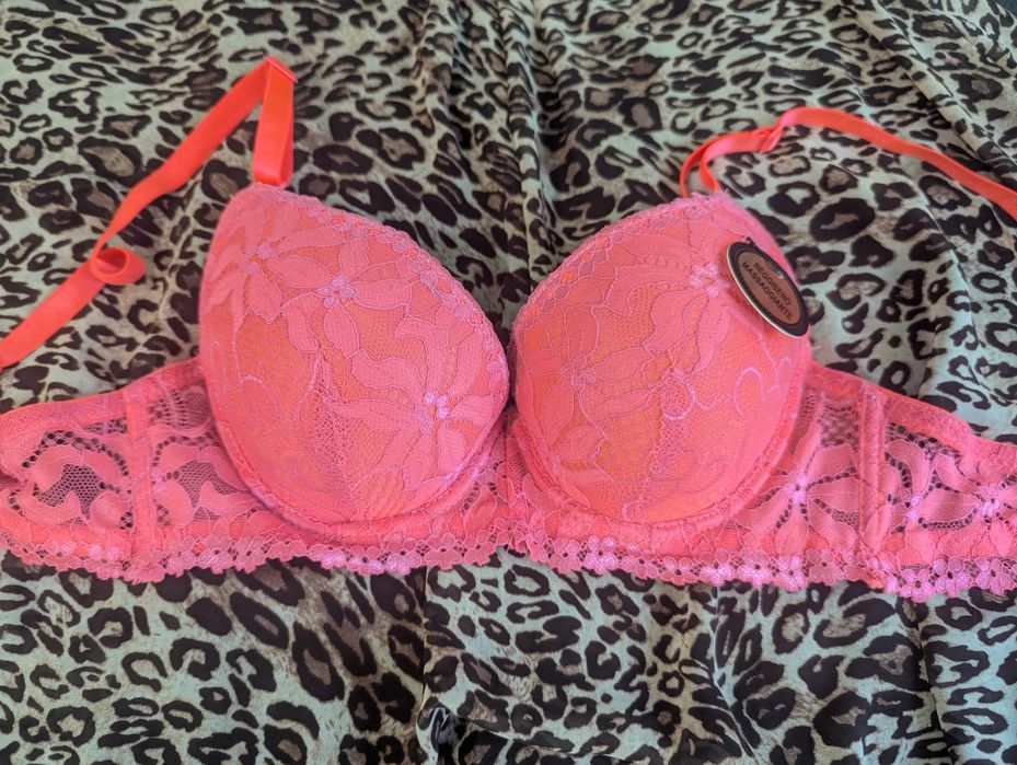 Жіноча білизна/ бюстгальтери/ ліфчик