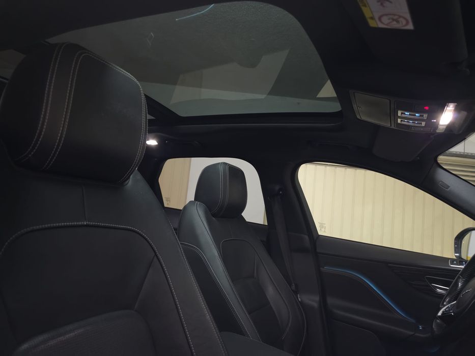 Jaguar F pace R sport
